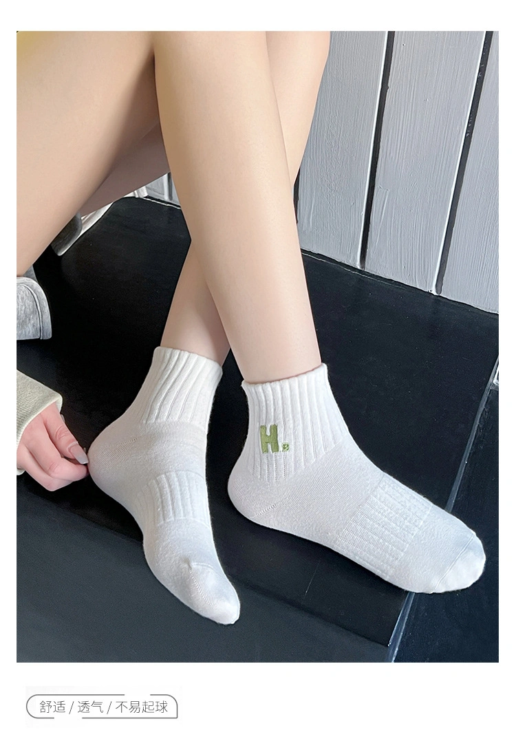 Woven Custom Womens Embroidered Logo Socks Women Fashion Colorful Crew Dress Socks